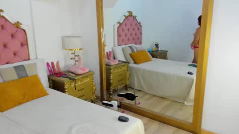 Snapshot of candy5girl chatting on February 17, 11:11 pm Candy online show from February 17, 11:11 pm