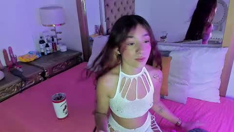 Snapshot of candy5girl chatting on February 21, 10:48 pm Candy online show from February 21, 10:48 pm