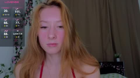 Snapshot of candy_flosse chatting on October 5, 10:12 am candy_flosse online show from October 5, 10:12 am