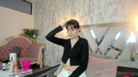 Candy hot online show from February 19, 9:25 pm