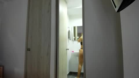 Snapshot of candy_sam28 chatting on October 11, 11:19 pm samantha online show from October 11, 11:19 pm