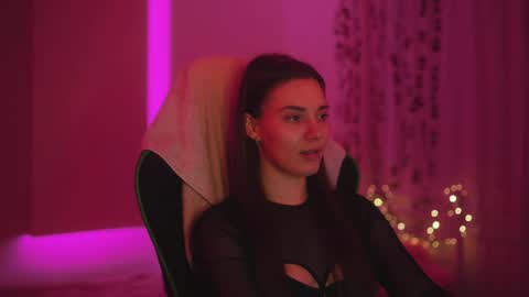 Candy online show from April 3, 11:00 pm