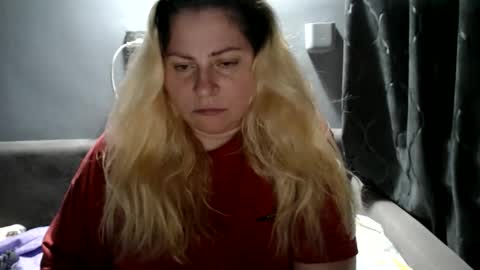 Laura online show from September 21, 8:24 pm