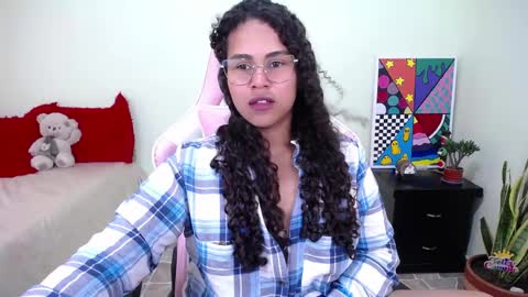Karen online show from June 3, 9:42 pm