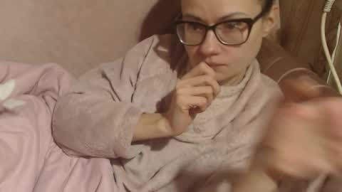 say meow and send tips  online show from February 5, 11:25 am