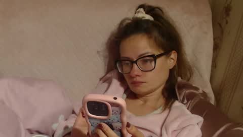 Snapshot of candylady136 chatting on October 3, 6:49 pm say meow and send tip online show from October 3, 6:49 pm