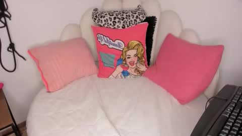 candytyler_ online show from December 3, 6:52 pm