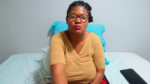 candyyumsaerolaxx online show from June 24, 9:38 am