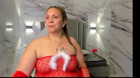 Canndy Evanns online show from December 6, 4:41 am