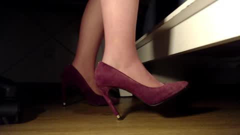 Miss Di online show from November 17, 3:14 pm