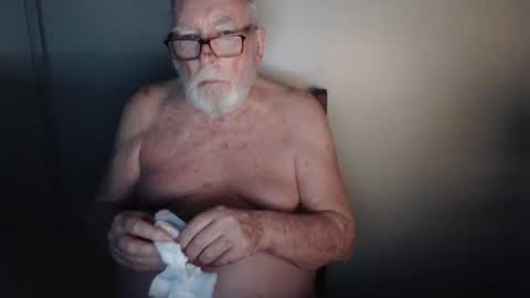 Snapshot of capt5105 chatting on January 31, 11:56 am capt5105 online show from January 31, 11:56 am