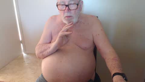 Snapshot of capt5105 chatting on February 24, 7:00 am capt5105 online show from February 24, 7:00 am