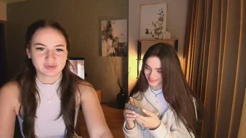 caressyourself online show from December 4, 5:29 am