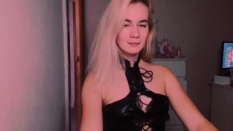 Carin online show from November 4, 7:59 pm