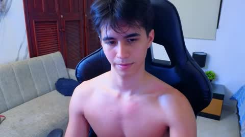 carl_dixon online show from April 12, 1:20 am