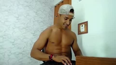 carl_jhonson1 online show from December 22, 11:52 pm