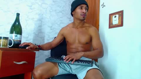 carl_jhonson1 online show from December 27, 7:24 pm