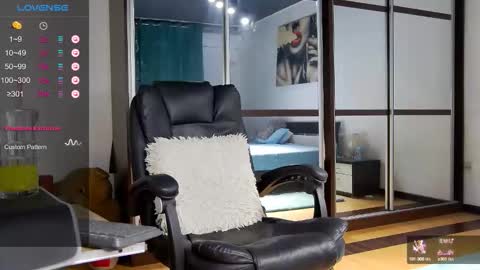 Snapshot of carlaxxx1 chatting on September 23, 10:05 pm wendymilf online show from September 23, 10:05 pm