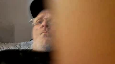 carlgroff06 online show from November 3, 6:20 pm