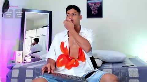 carloshero69 online show from April 29, 7:40 pm