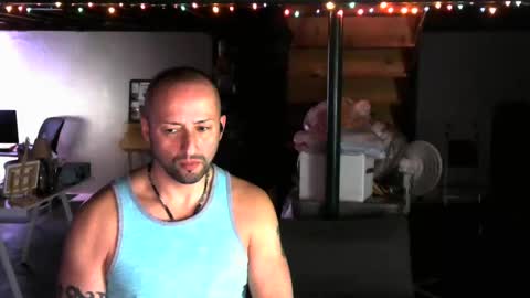 Carl online show from December 14, 8:23 am