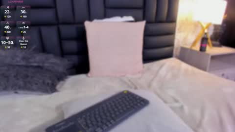 Snapshot of caro_martinezz chatting on February 26, 7:45 am online show from February 26, 7:45 am