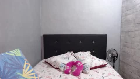 Caro milf  online show from November 27, 7:10 pm