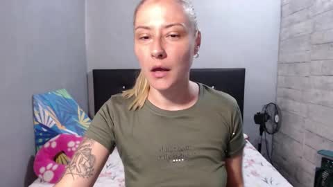 Snapshot of caro_milf_ chatting on September 9, 6:41 pm Caro milf online show from September 9, 6:41 pm