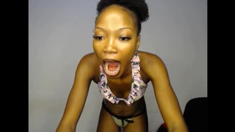 caroline online show from December 19, 4:41 am