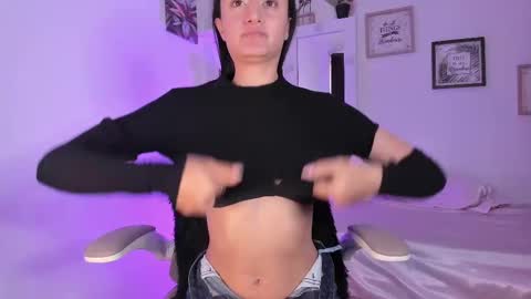 Caroline online show from March 3, 8:00 pm