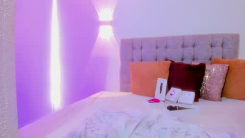 Snapshot of carolina_hernandez22 chatting on September 26, 6:16 pm Carolina online show from September 26, 6:16 pm