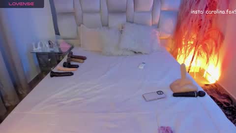 Snapshot of carolinafox_ chatting on September 25, 6:42 am caroline online show from September 25, 6:42 am