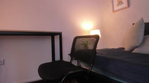  Caroline  online show from February 21, 11:46 am