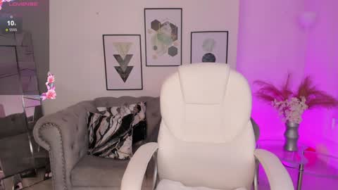 Caroline online show from February 26, 12:41 am