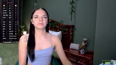 Snapshot of caroline_hey chatting on October 5, 5:09 pm Mary and Carol online show from October 5, 5:09 pm