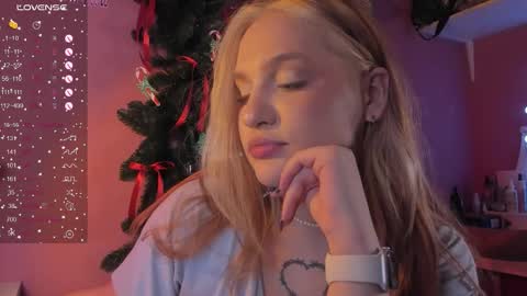 Caro online show from December 17, 11:00 pm