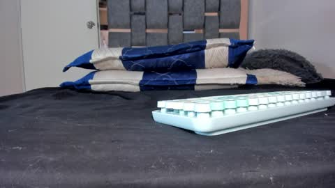 CAROLINE online show from April 10, 6:30 am