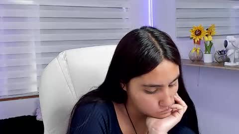 caroline_rodriguez_9 online show from April 2, 7:10 pm