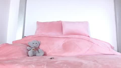 Snapshot of caroline_spanky chatting on January 18, 10:39 pm caroline online show from January 18, 10:39 pm