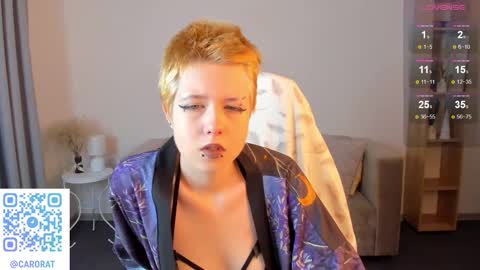 Snapshot of carolinerichter chatting on September 18, 2:37 am CarolineRichter online show from September 18, 2:37 am