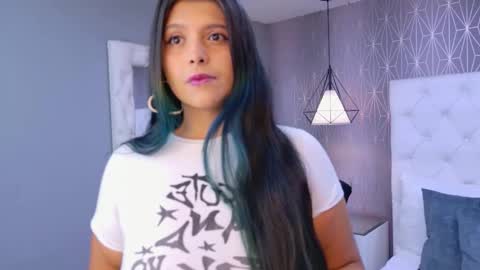 Snapshot of carolinnetaylor chatting on October 7, 12:01 pm CarolinneTaylor online show from October 7, 12:01 pm