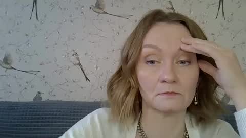 carra_hut online show from October 31, 11:32 am