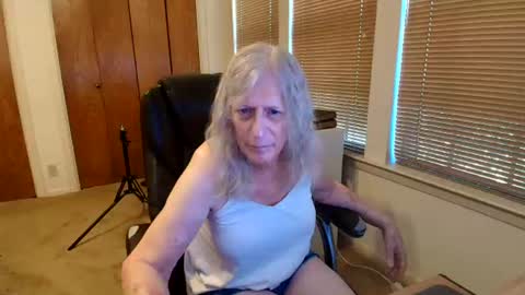 carrie_linn online show from June 27, 6:03 pm
