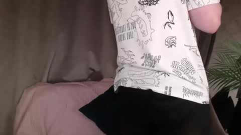 Snapshot of carriebyrd chatting on October 14, 5:43 am Carrie Byrd online show from October 14, 5:43 am