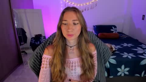 Snapshot of carriexwood chatting on September 19, 9:29 pm Nia  online show from September 19, 9:29 pm