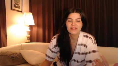 cassiealvarez online show from June 19, 1:33 am