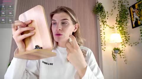 Im Cassie3 online show from March 5, 8:34 am