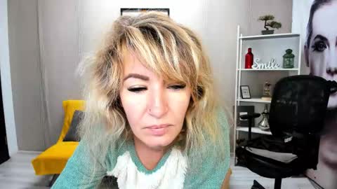 Snapshot of cassiejonas chatting on October 21, 3:11 am CassieJonas online show from October 21, 3:11 am