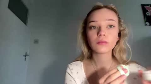 Olivia online show from March 13, 8:06 am