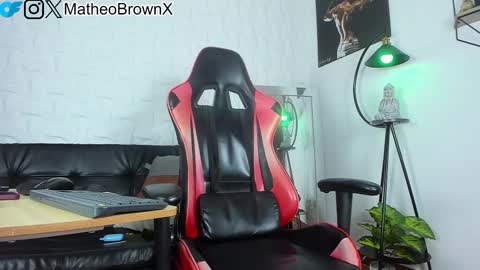 Snapshot of casticatheking chatting on October 7, 9:11 pm Matheo Brown online show from October 7, 9:11 pm